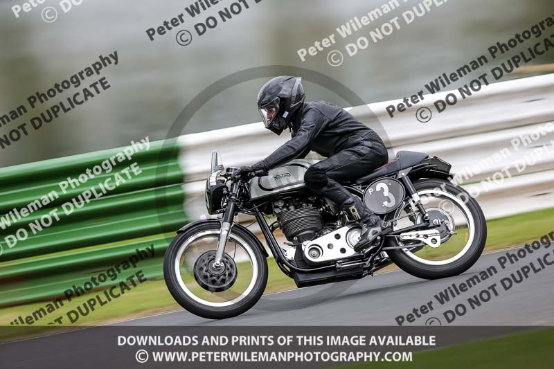Vintage motorcycle club;eventdigitalimages;mallory park;mallory park trackday photographs;no limits trackdays;peter wileman photography;trackday digital images;trackday photos;vmcc festival 1000 bikes photographs